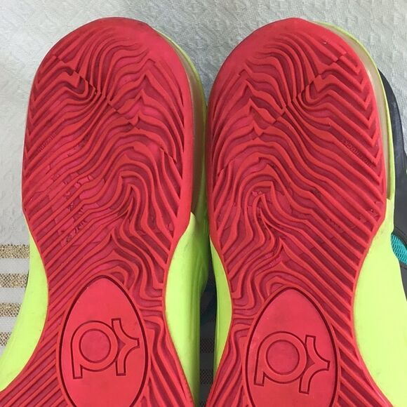 Nike KD Kevin Durant Youth Trainers In “Carnival Jade” - Picture 15 of 16